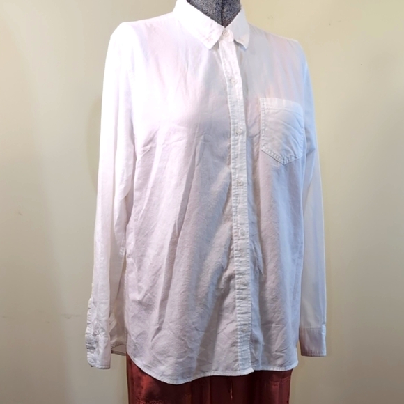 GAP Tops - GAP Women's White Casual Button Down Shirt